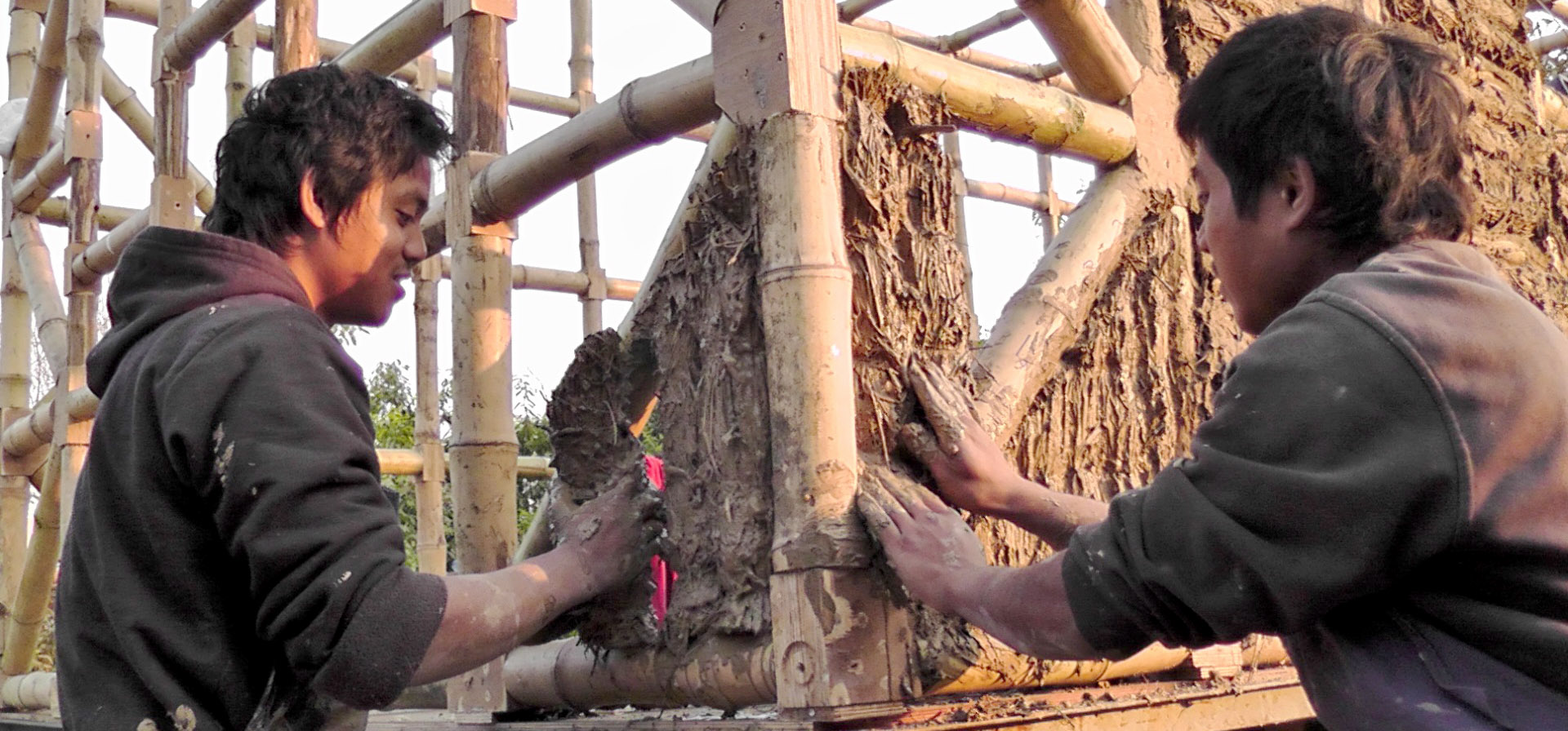 Hilfe zur Selbshilfe: Trainingsprogramm zum Bau von Häusern in Indien